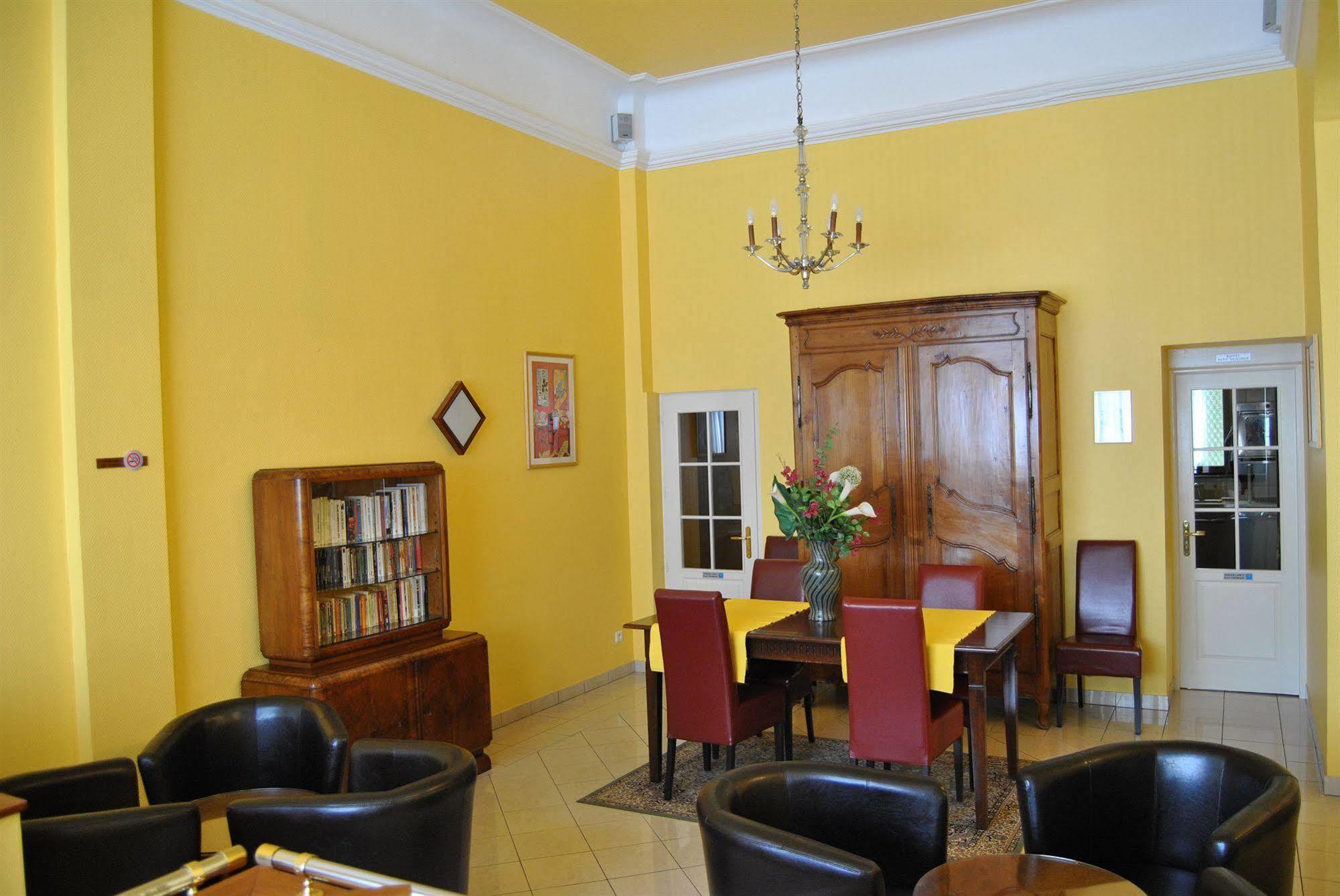 Hotel Berlioz Euroairport Basel - Mulhouse - Freiburg Saint-Louis  Exteriör bild